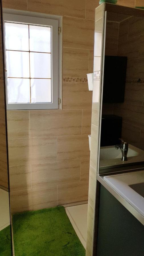 Charmante Maison Climatisee Vedene - Avignon Avec Piscine Exteriör bild
