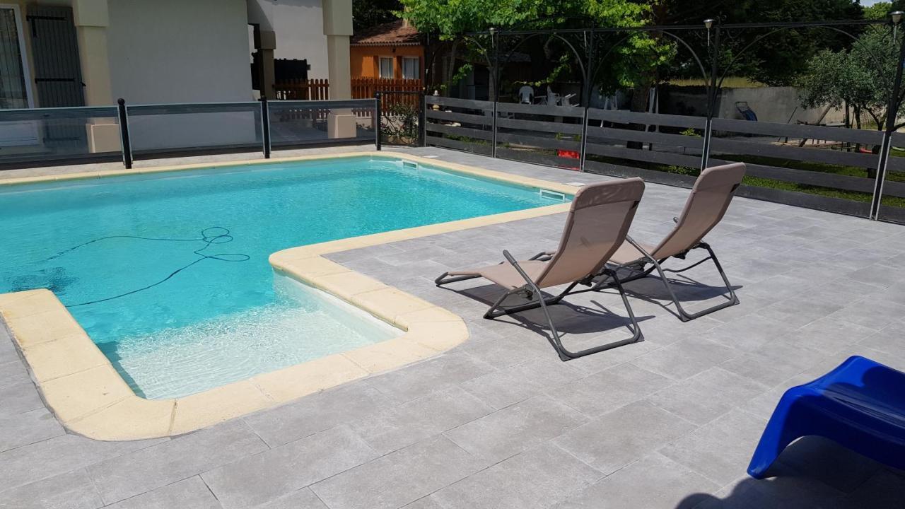 Charmante Maison Climatisee Vedene - Avignon Avec Piscine Exteriör bild